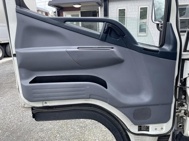 MITSUBISHI CANTER 2015 Image 31