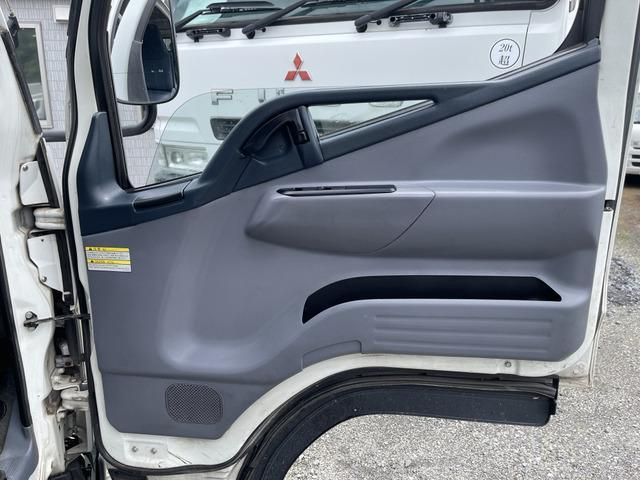 MITSUBISHI CANTER 2015 Image 31