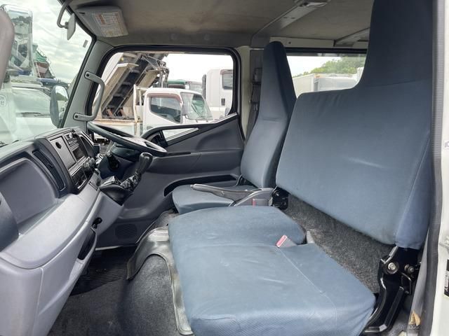 MITSUBISHI CANTER 2015 Image 31