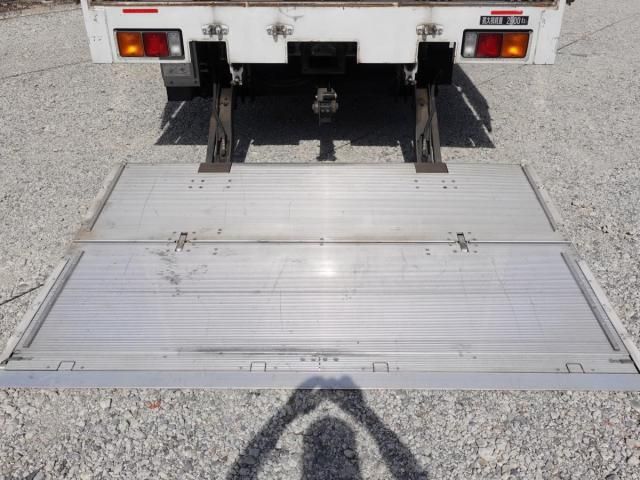 MITSUBISHI FUSOU FIGHTER 2017 Image 31