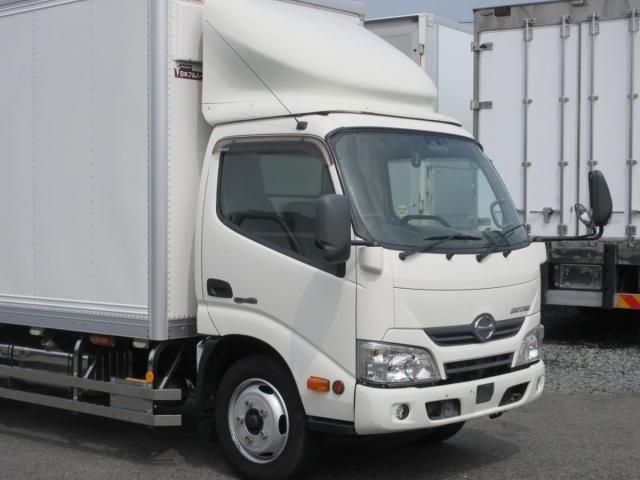 HINO DUTRO 2019 Image 31