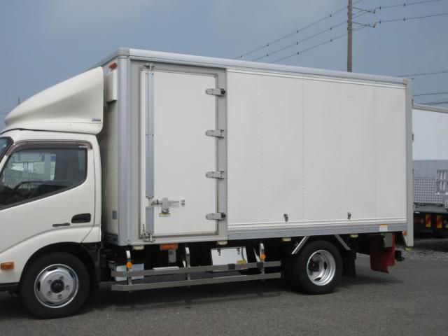 HINO DUTRO 2019 Image 31
