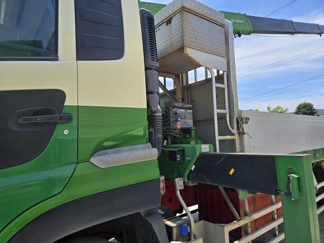 NISSAN DIESEL QUON 2013 Image 31