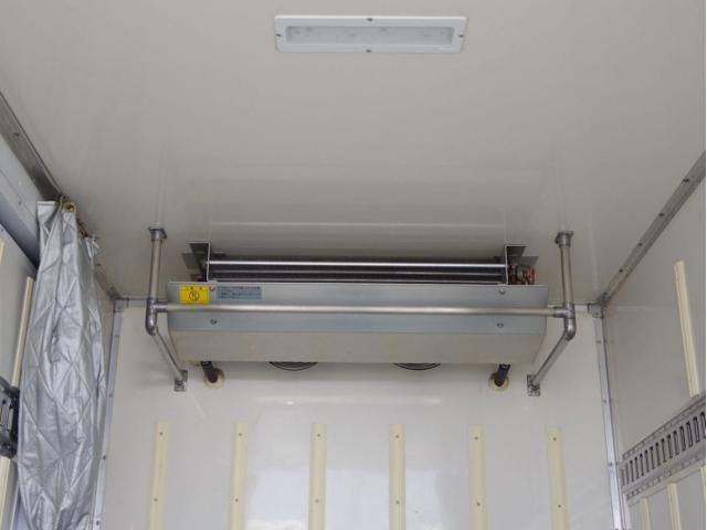 HINO DUTRO 2017 Image 31