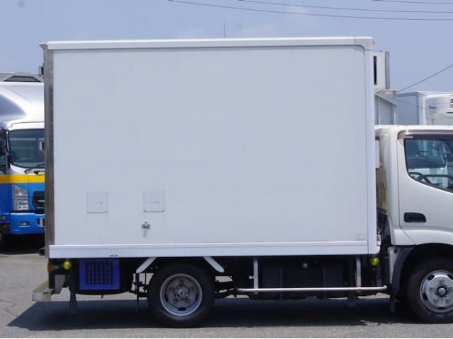 HINO DUTRO 2017 Image 31