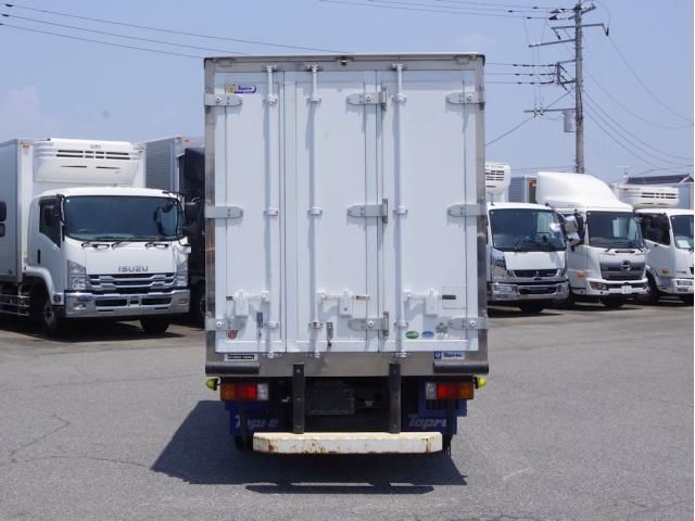 HINO DUTRO 2017 Image 31