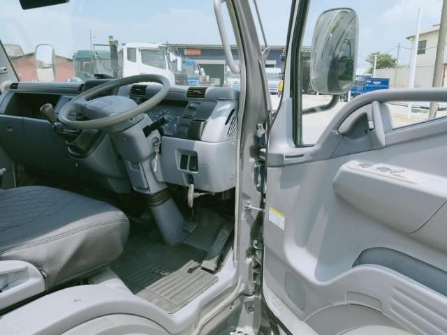 MITSUBISHI CANTER 2004 Image 31