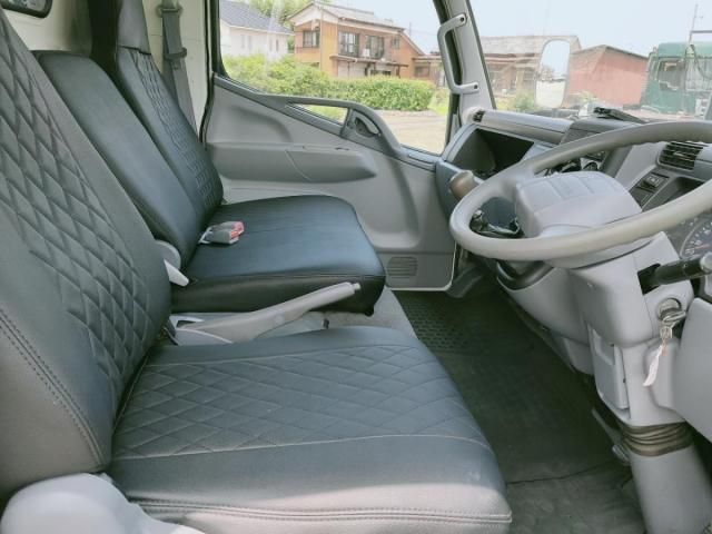 MITSUBISHI CANTER 2004 Image 31