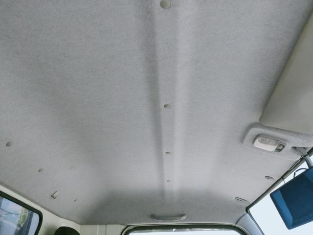 MITSUBISHI CANTER 2004 Image 31