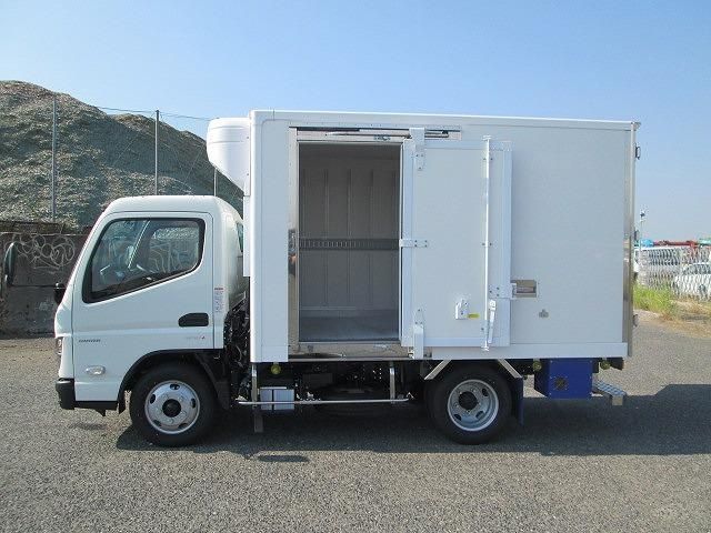 MITSUBISHI CANTER 2024 Image 31