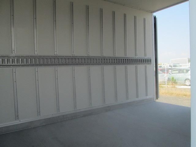 MITSUBISHI CANTER 2024 Image 31