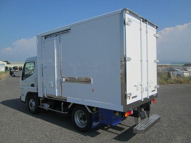 MITSUBISHI CANTER 2024 Image 31