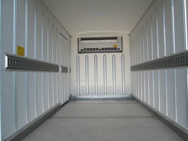 MITSUBISHI CANTER 2024 Image 31