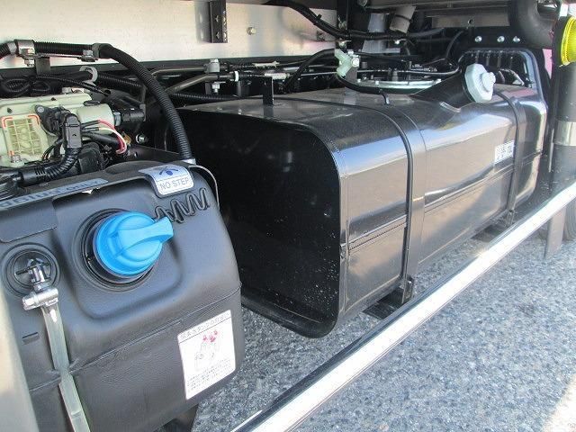 MITSUBISHI CANTER 2024 Image 31