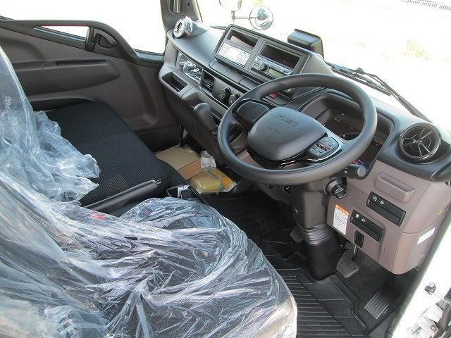 MITSUBISHI CANTER 2024 Image 31