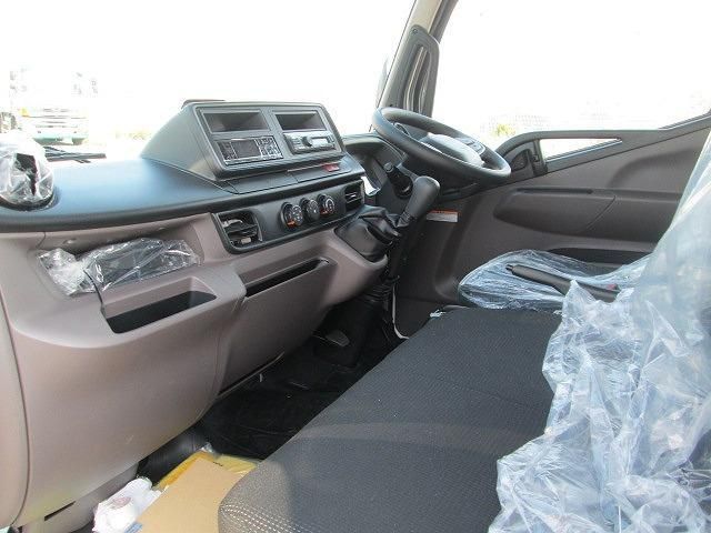 MITSUBISHI CANTER 2024 Image 31