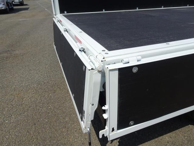 MITSUBISHI CANTER 2023 Image 31