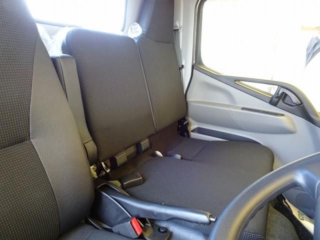 MITSUBISHI CANTER 2023 Image 31