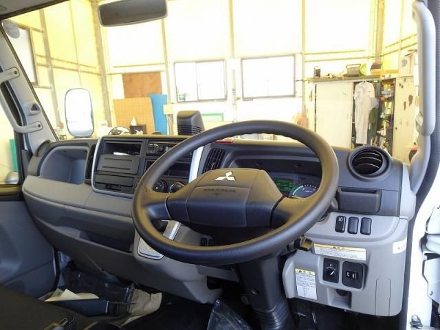MITSUBISHI CANTER 2023 Image 31