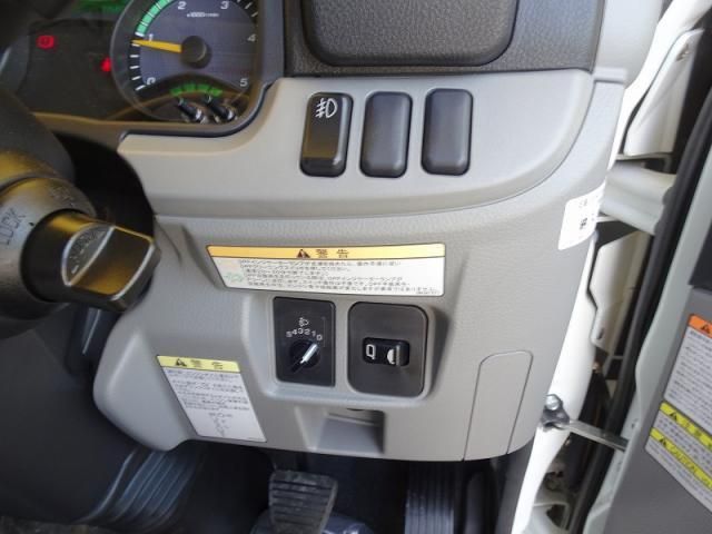 MITSUBISHI CANTER 2023 Image 31