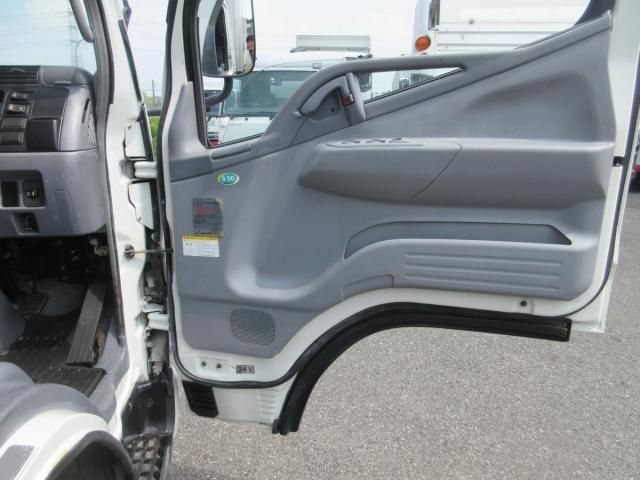 MITSUBISHI CANTER 2005 Image 31