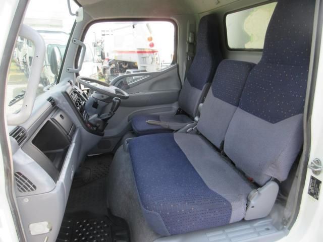 MITSUBISHI CANTER 2005 Image 31