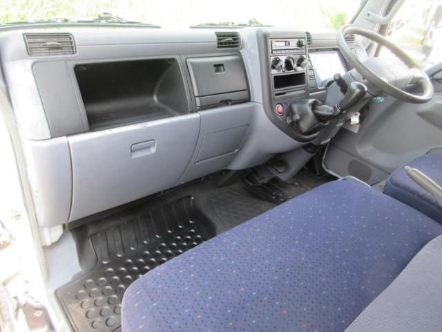 MITSUBISHI CANTER 2005 Image 31
