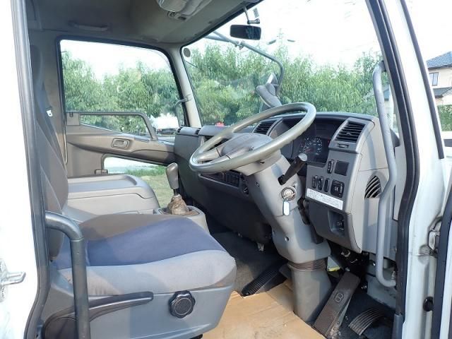 MITSUBISHI FUSOU FIGHTER 2015 Image 31