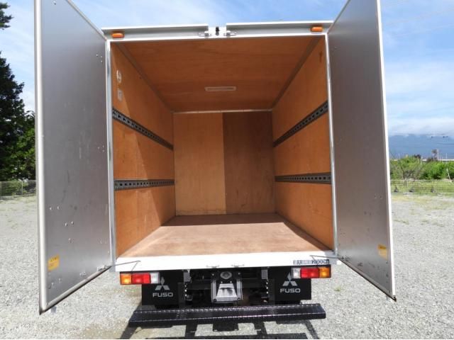 MITSUBISHI CANTER 2017 Image 31