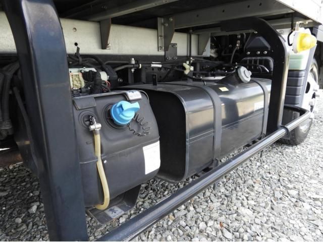 MITSUBISHI CANTER 2017 Image 31