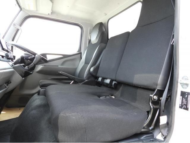 MITSUBISHI CANTER 2017 Image 31