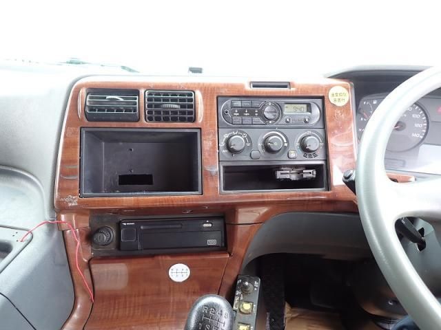 MITSUBISHI FUSOU SUPER GREAT 2015 Image 31