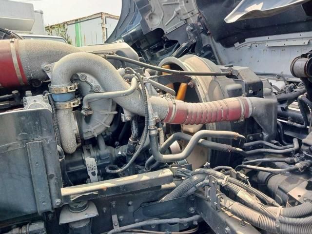 NISSAN DIESEL QUON 2011 Image 31