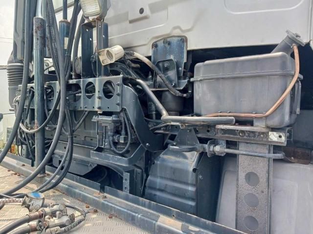 NISSAN DIESEL QUON 2011 Image 31