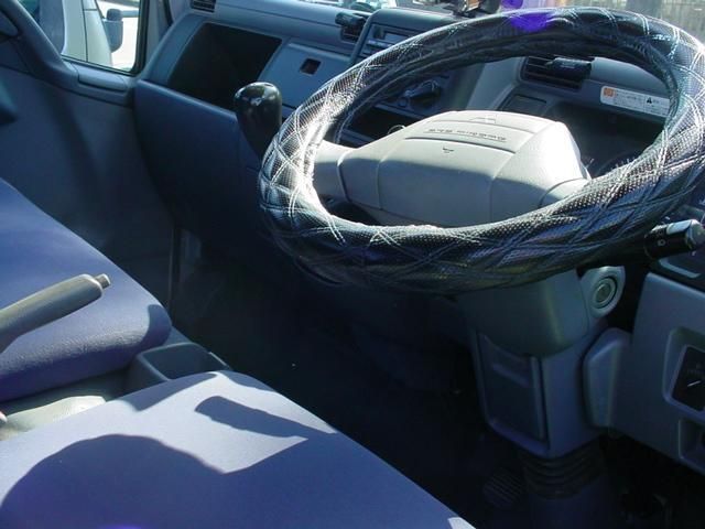 MITSUBISHI CANTER GUTS 2011 Image 31