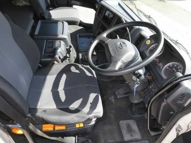 HINO PROFIA 2017 Image 31