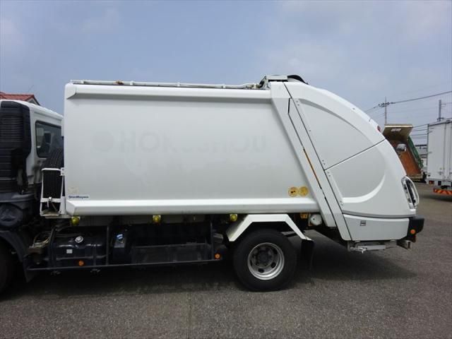 MITSUBISHI FUSOU FIGHTER 2013 Image 31