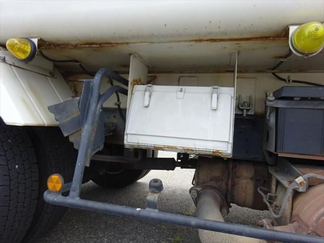 MITSUBISHI FUSOU FIGHTER 2013 Image 31