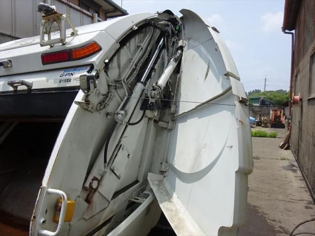 MITSUBISHI FUSOU FIGHTER 2013 Image 31