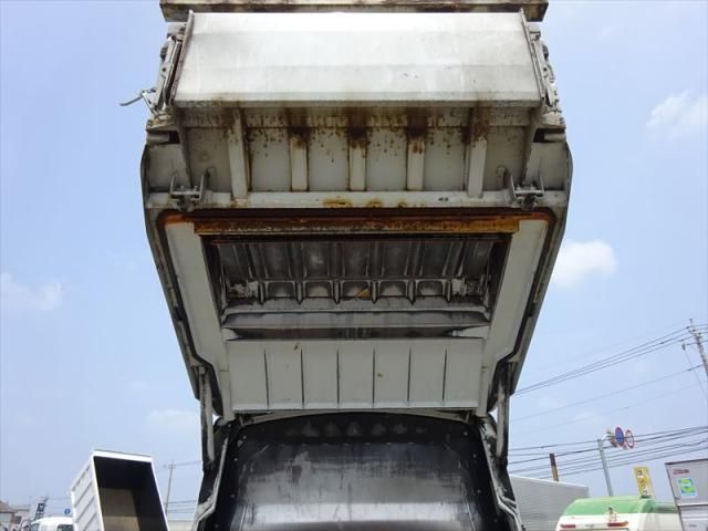 MITSUBISHI FUSOU FIGHTER 2013 Image 31