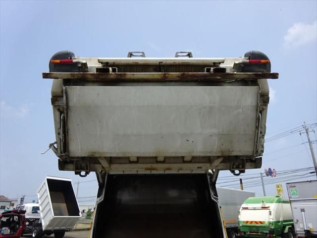 MITSUBISHI FUSOU FIGHTER 2013 Image 31