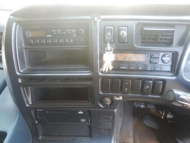 NISSAN DIESEL BIGTHUMB 2004 Image 31