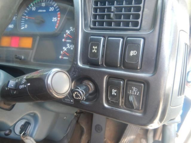 NISSAN DIESEL BIGTHUMB 2004 Image 31