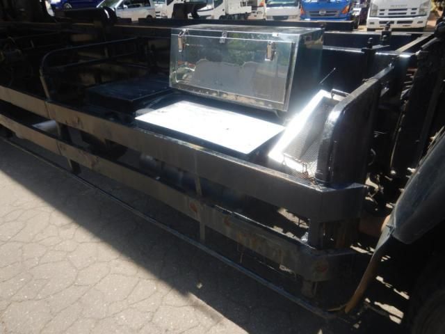 NISSAN DIESEL BIGTHUMB 2004 Image 31