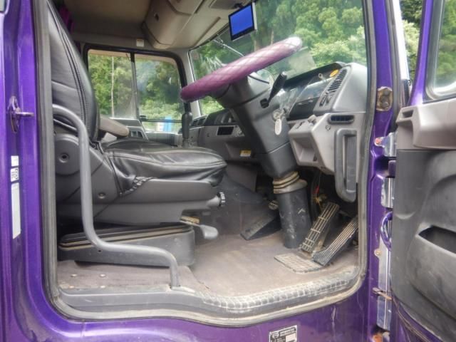 HINO PROFIA 2000 Image 31