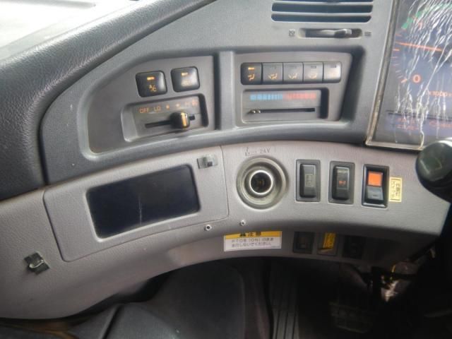 HINO PROFIA 2000 Image 31