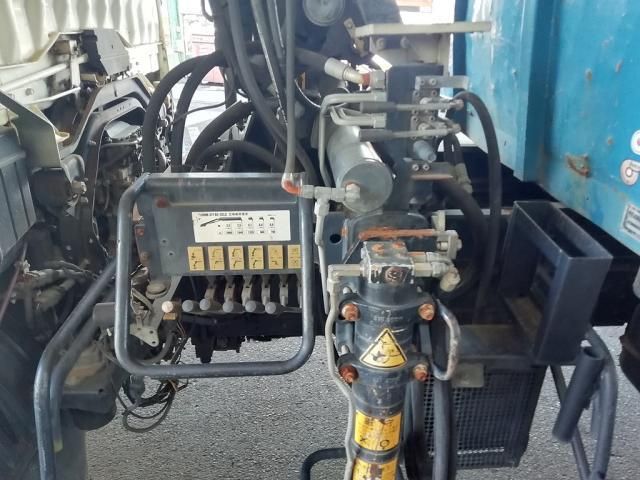 MITSUBISHI FUSOU FIGHTER 2015 Image 31