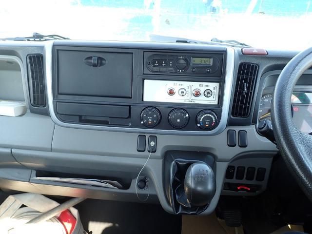 MITSUBISHI CANTER 2016 Image 31