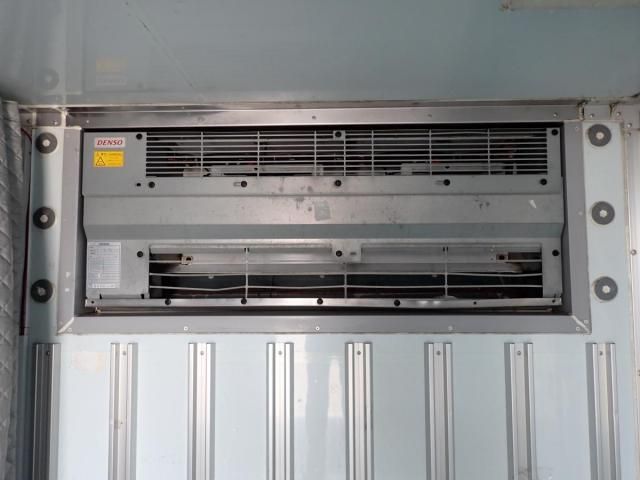 MITSUBISHI CANTER 2018 Image 31