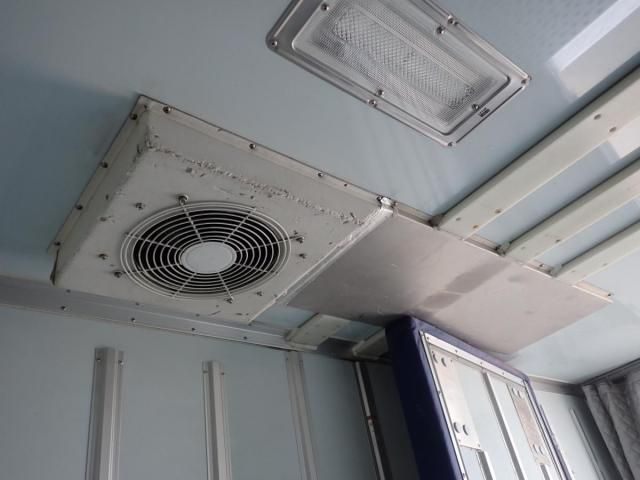 MITSUBISHI CANTER 2018 Image 31